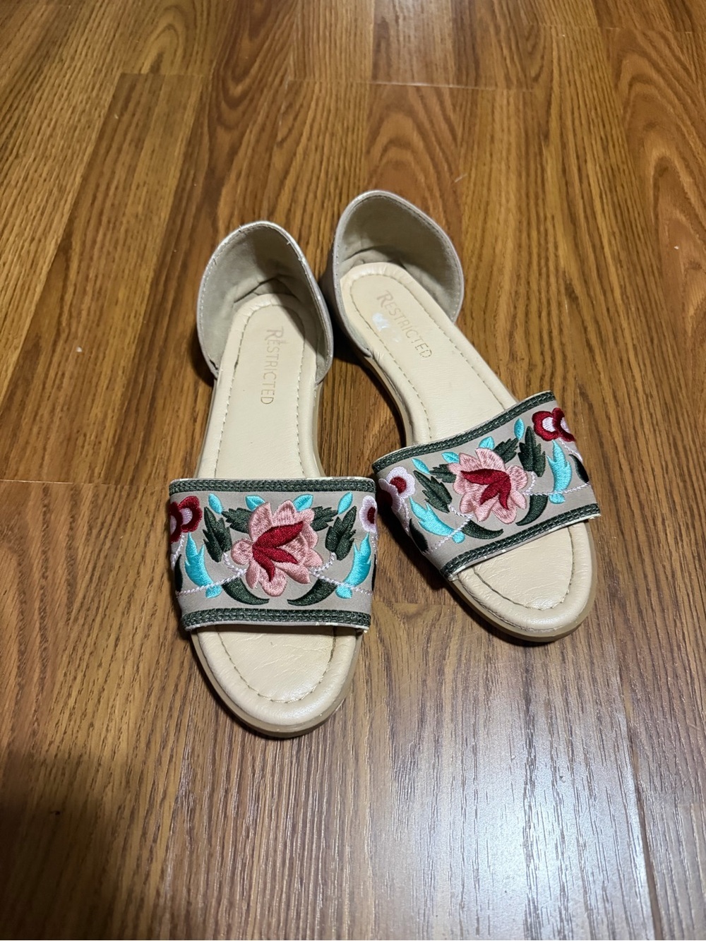 Restricted Brand Floral Stitching Women’s Embroidered Boho Cottagecore Flats 7.5